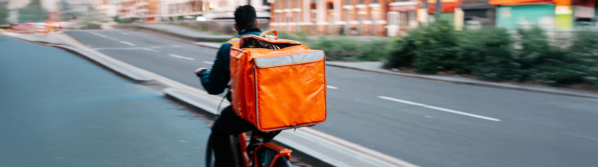 La imágen muestra un rider de Rappi