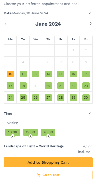 Se muestra un calendario para seleccionar la fecha de reserva. Posteriormente se muestran las opciones de horario para seleccioanar según conveniencia y, finalmente, el precio final y un botón naranja para añadir la compra al carrito.